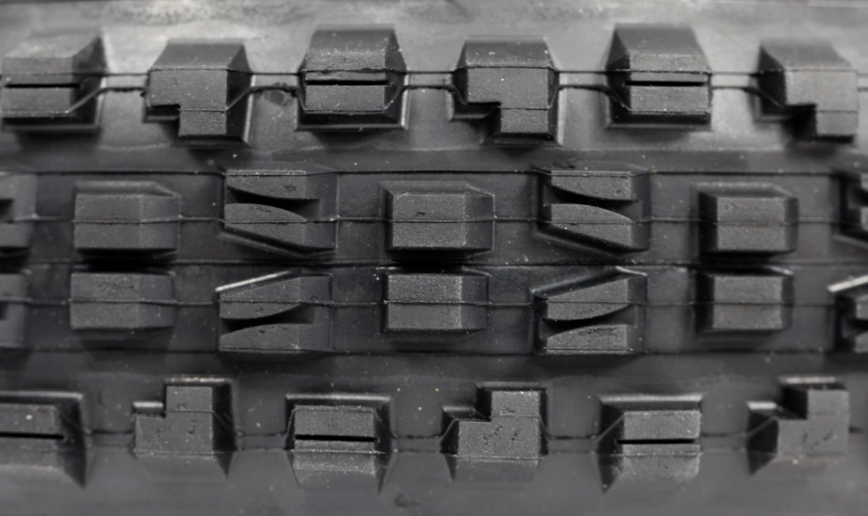 Pneu Maxxis Minion DHF Wide Trail - EXO Protection - Dual 62a/60a - Tubeless Ready 7 Pneu Maxxis Minion DHF Wide Trail - EXO Protection - Dual 62a/60a - Tubeless Ready – Image 5