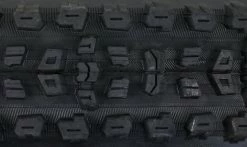 Pneu Maxxis Aggressor Wide Trail - EXO Protection - Dual 62a/60a - Tubeless Ready -Pas Cher Vtt Magasin Maxxis Aggressor Exo Protection Macro 1235x735