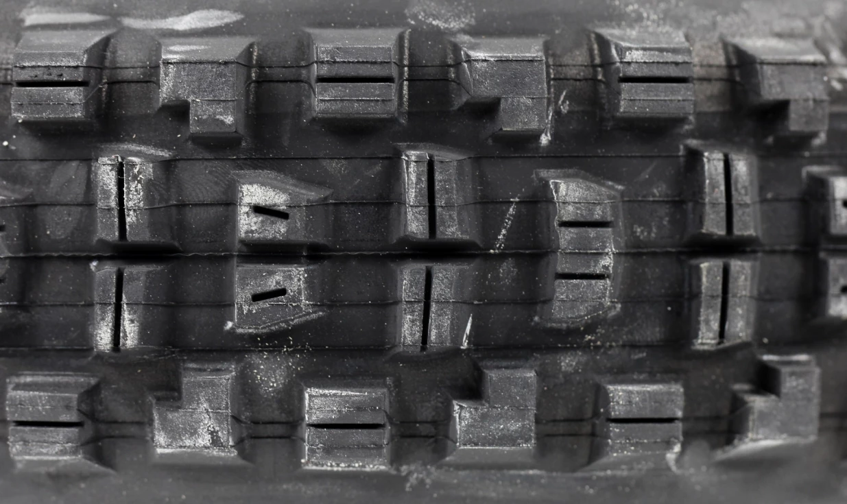 Pneu Maxxis Minion DHR II - EXO Protection - Dual 62a/60a - Tubeless Ready 6 Pneu Maxxis Minion DHR II - EXO Protection - Dual 62a/60a - Tubeless Ready – Image 4