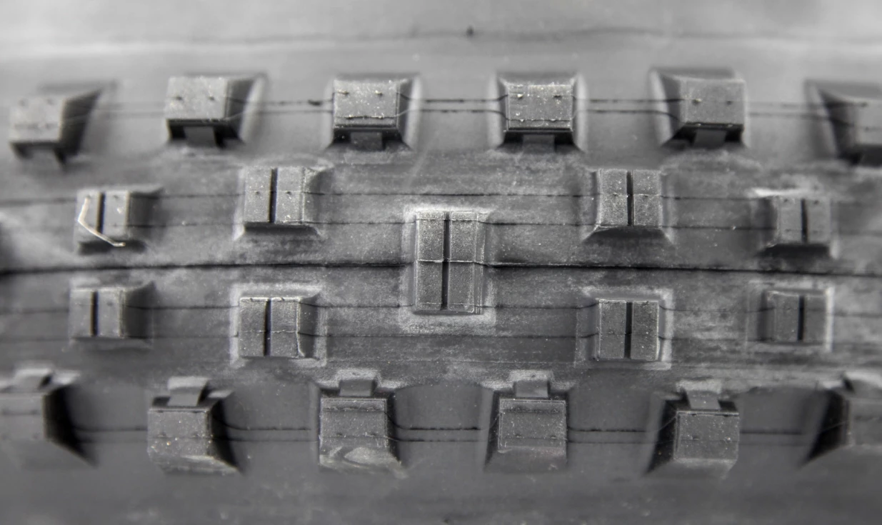 Pneu Maxxis Shorty Wide Trail - Profil 2020 - EXO Protection - 3C Maxx Terra - Tubeless Ready 6 Pneu Maxxis Shorty Wide Trail - Profil 2020 - EXO Protection - 3C Maxx Terra - Tubeless Ready – Image 4