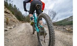 Pneu Hutchinson Griffus Racing Lab Rear 2.40 - Race Riposte Gravity - Hardskin - Tubeless Ready 14 Pneu Hutchinson Griffus Racing Lab Rear 2.40 - Race Riposte Gravity - Hardskin - Tubeless Ready -Pas Cher Vtt Magasin Pneu Hutchinson Griffus Racing Lab 2.40 Race Riposte Gravity Hardskin Tubeless Ready 1235x735