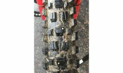 Pneu Maxxis Assegai - 3C Maxx Grip - Wide Trail - DH Casing - Tubeless Ready -Pas Cher Vtt Magasin Pneu Maxxis Assegai tread 1235x735