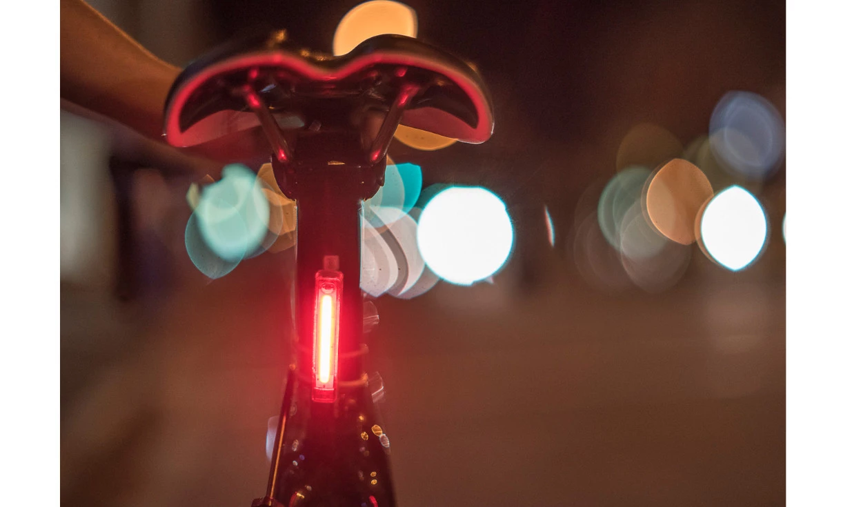Feux Vélo Avant Et Arrière Knog Plus 40 Et 20 Lumens 6 Feux Vélo Avant Et Arrière Knog Plus 40 Et 20 Lumens – Image 4